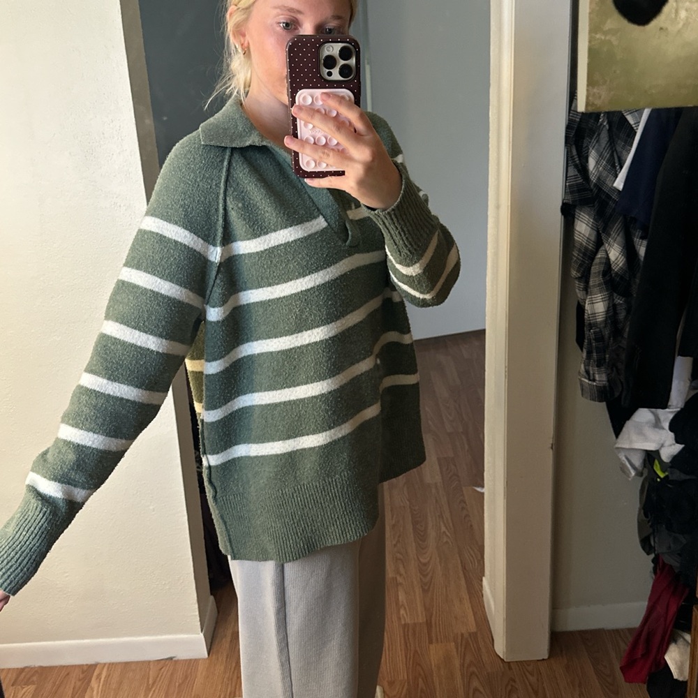 Aerie Green Striped Women's Sweater